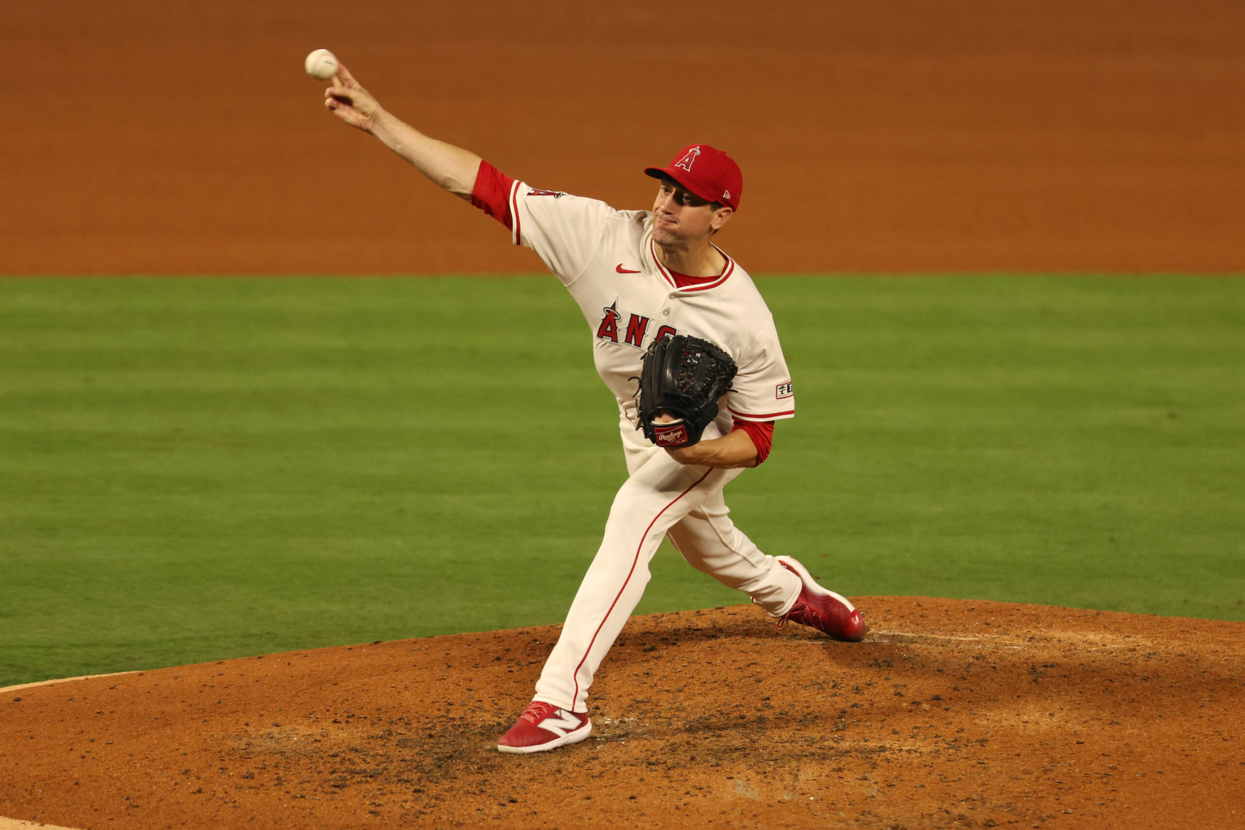 Pitcher Kyle Hendricks #28 of the Angels throws a pitch...