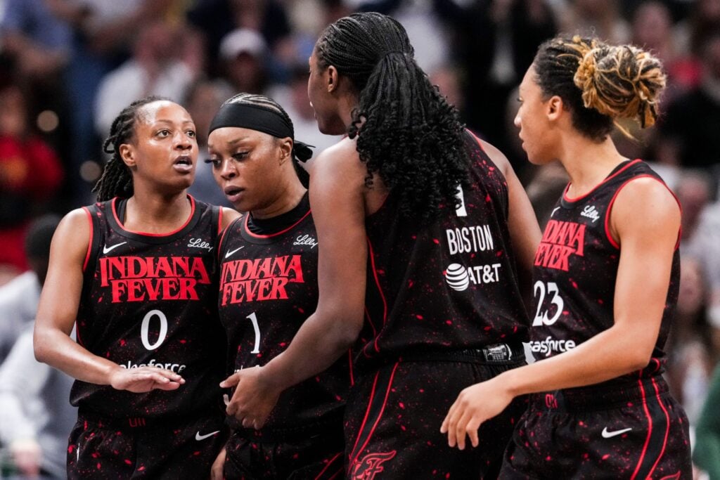 Indiana Fever guard Kelsey Mitchell (0) talks to the team Tuesday, Aug. 26, 2025, during a game between the Indiana Fever and the Seattle Storm at Gainbridge Fieldhouse in Indianapolis. © Grace Smith/IndyStar / USA TODAY NETWORK via Imagn Images