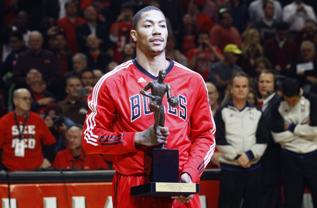 Derrick Rose’s jersey retirement will take place in January 2026