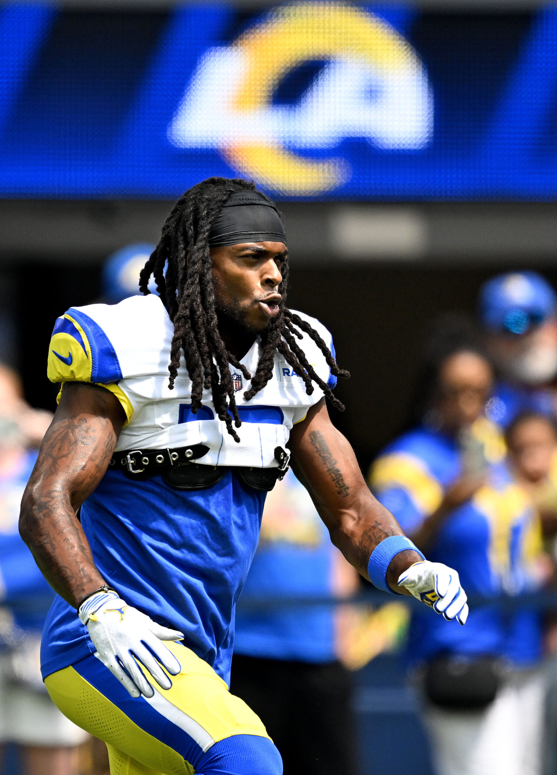 New Rams wide receiver Daavante Adams goes through pregame warms...