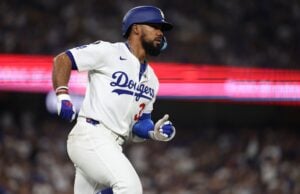 Teoscar Hernández returns to the Dodgers lineup tonight after battling an illness.