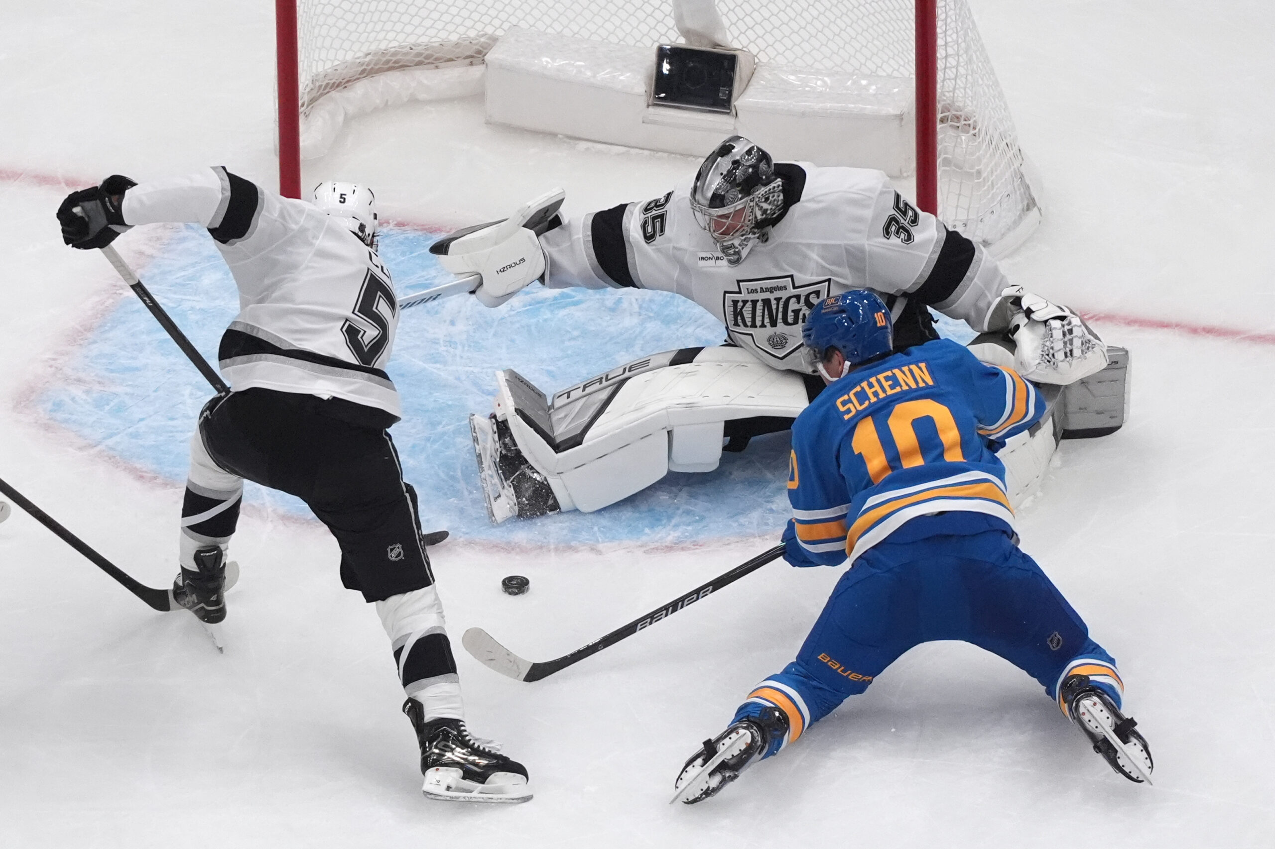 The St. Louis Blues’ Brayden Schenn (10) is unable to...