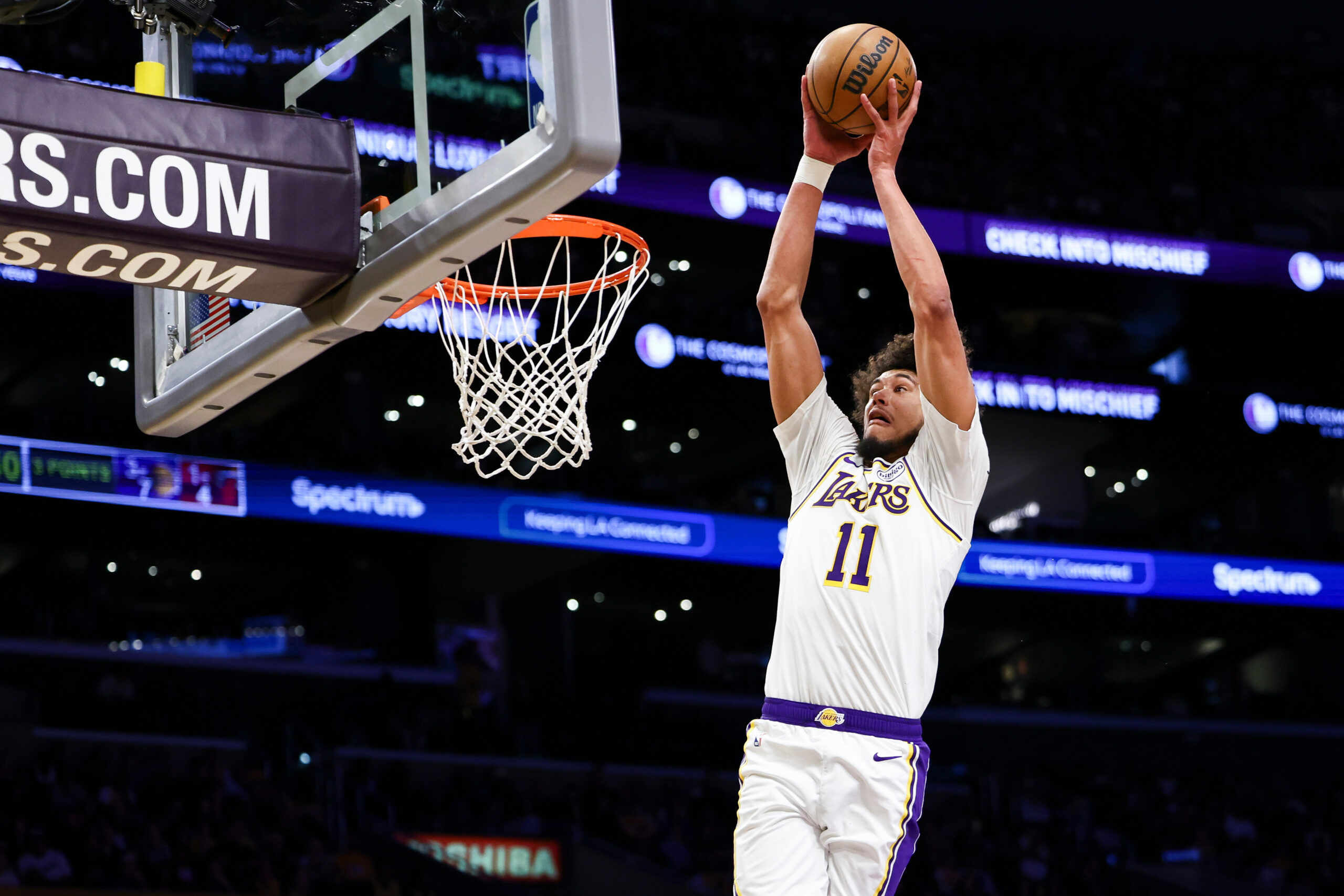 Lakers center Jaxson Hayes (11) dunks the ball against the...