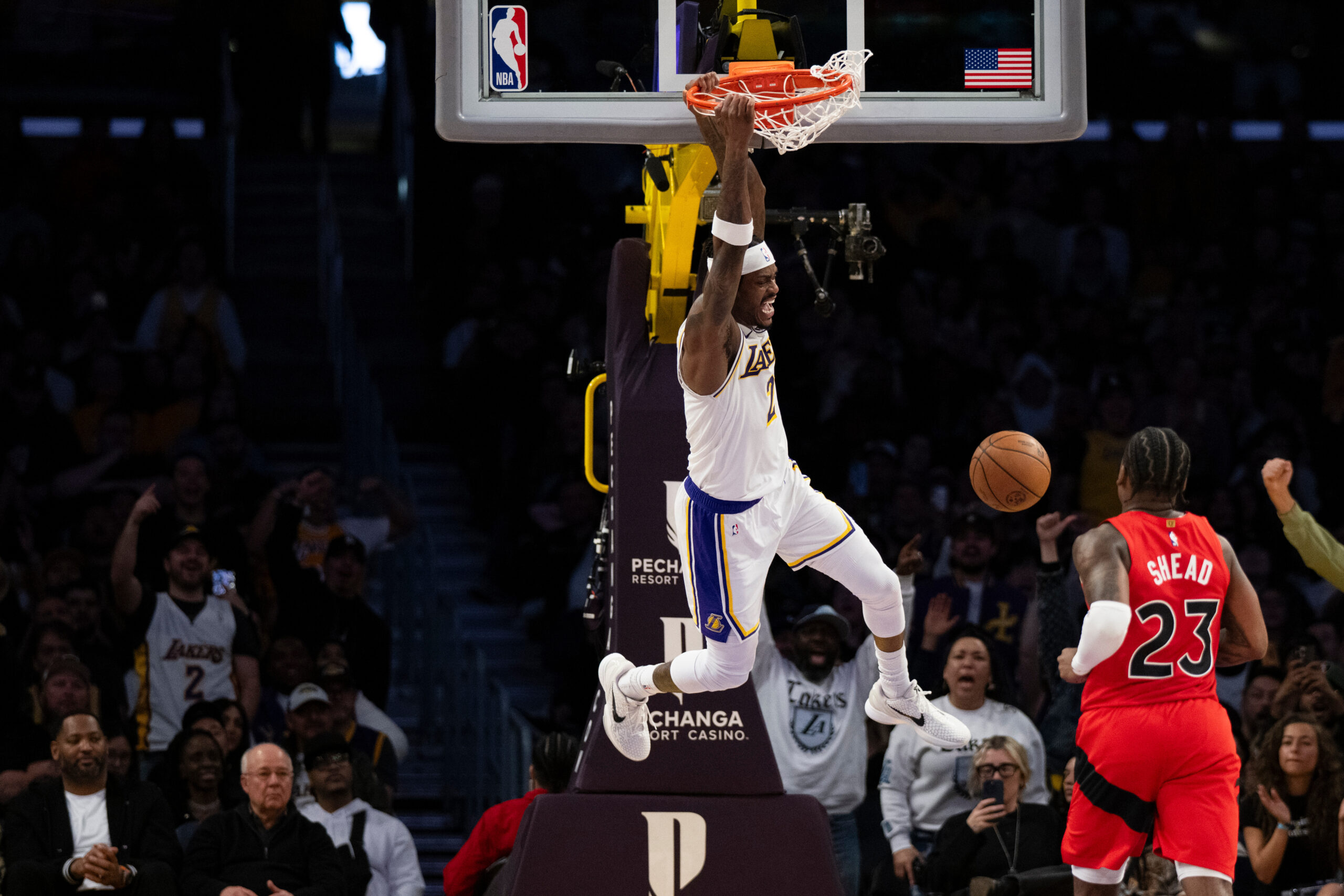 Lakers forward Jarred Vanderbilt (2) dunks during the second half...