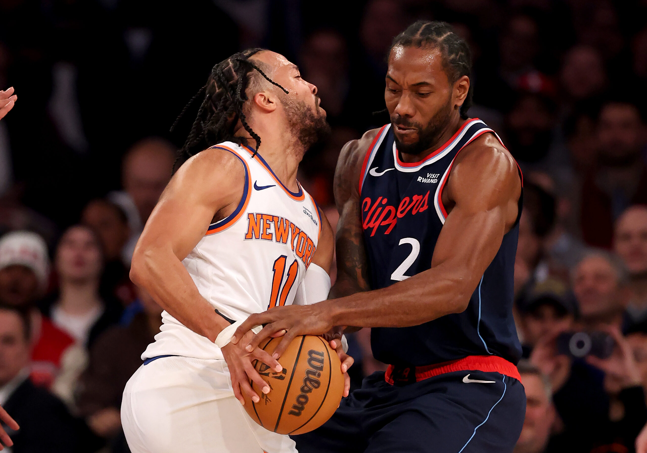 Clippers star Kawhi Leonard, right, and the New York Knicks’...