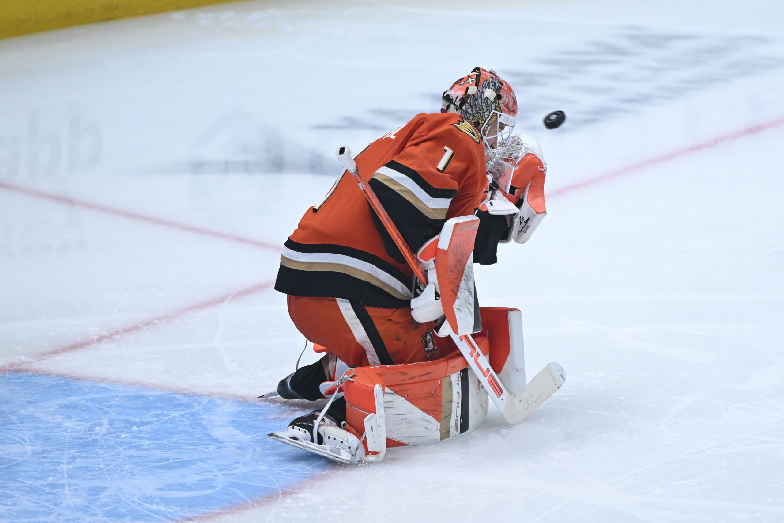 Ducks goaltender Lukas Dostal couldnât make the play on this...