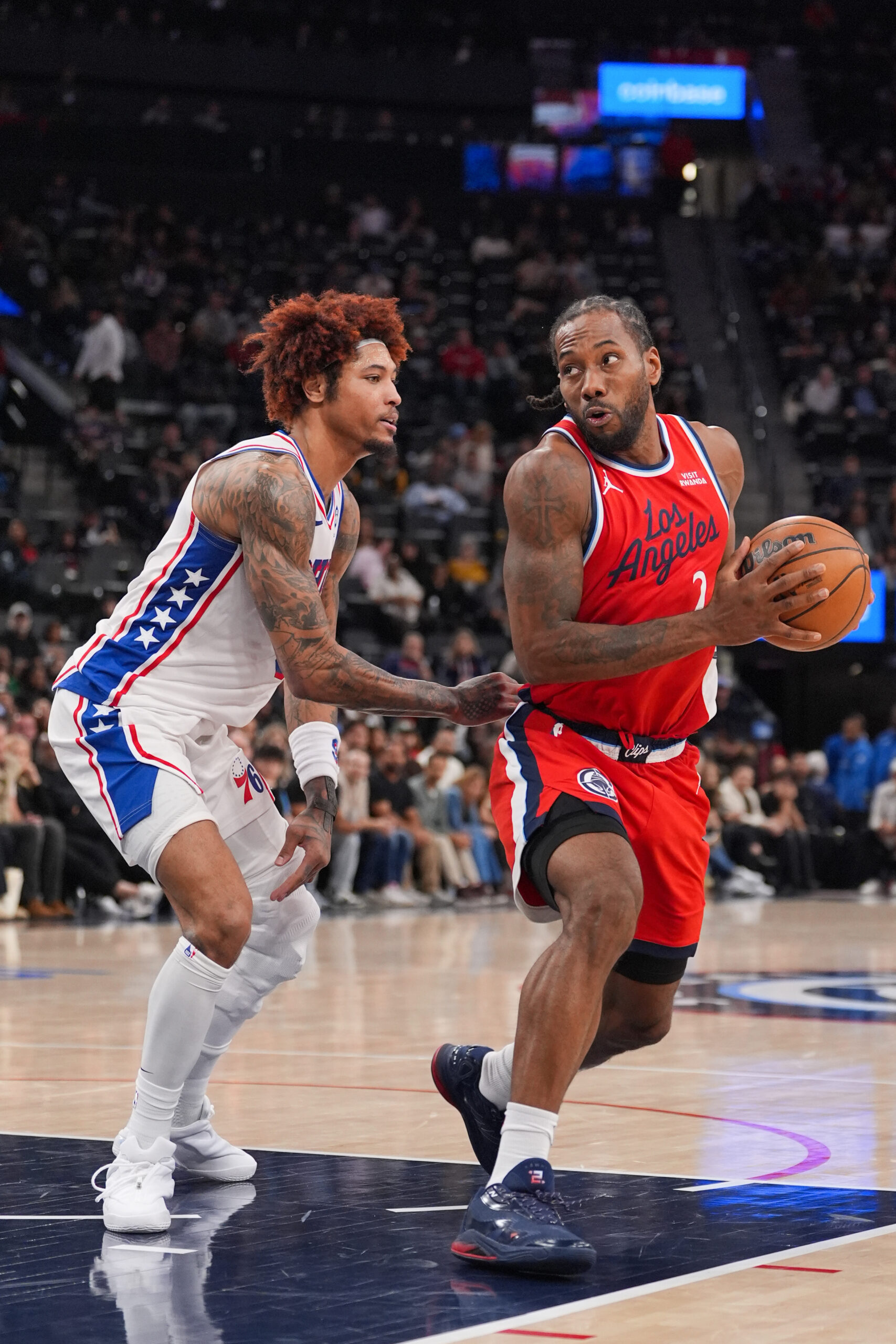 Clippers forward Kawhi Leonard (2) works around Philadelphia 76ers forward/guard...